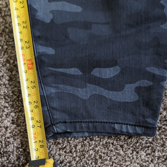 NEW Torrid Black and Gray Camo Jeggings stretchy Plus Size 24 - Picture 6 of 7